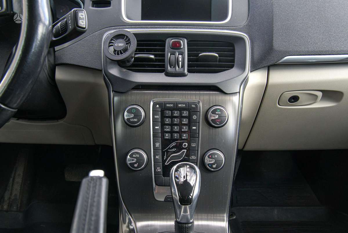 Volvo V40, 2.0 l., hatchback