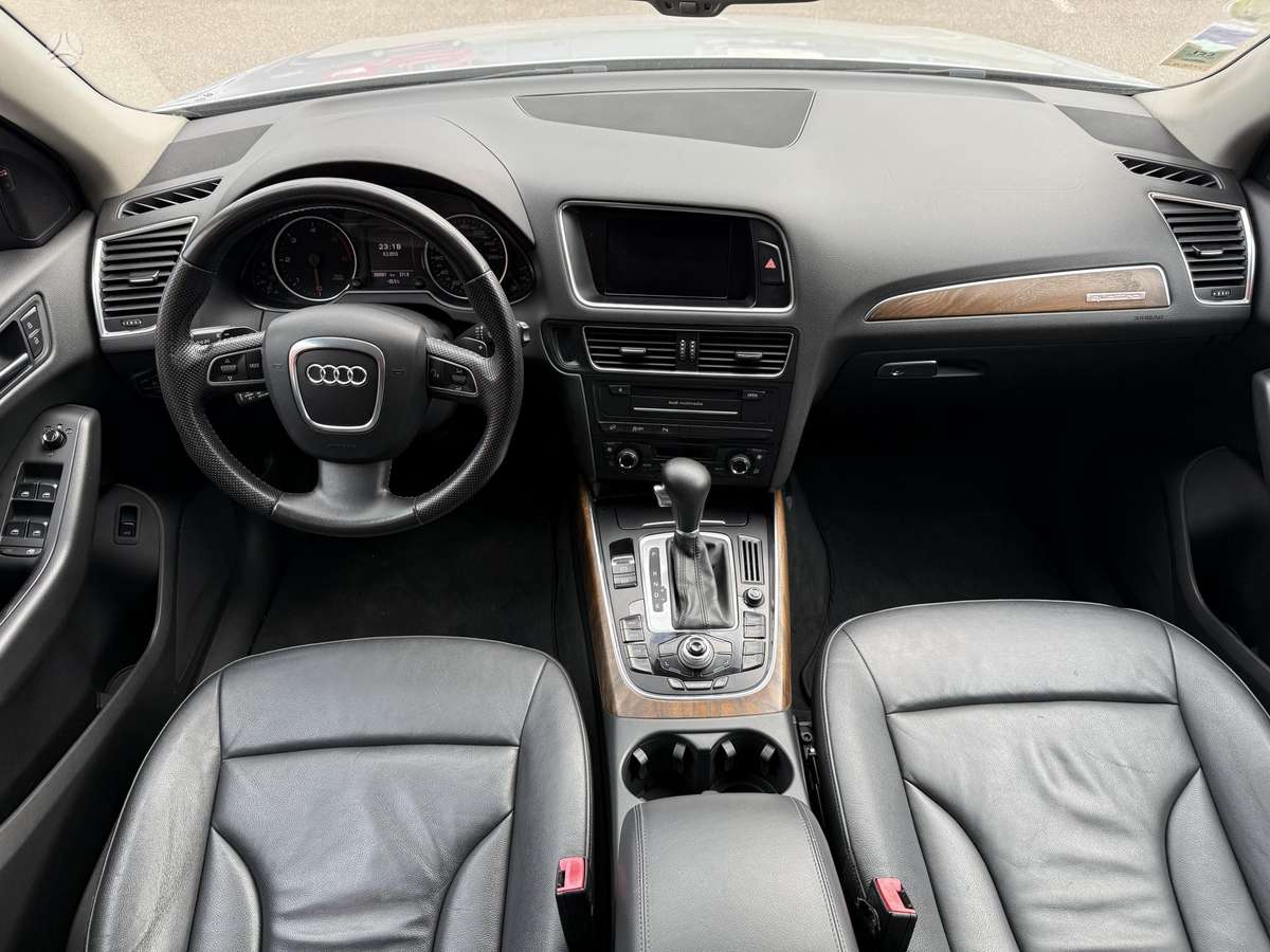 Audi Q5, 2.0 l., Хэтчбек