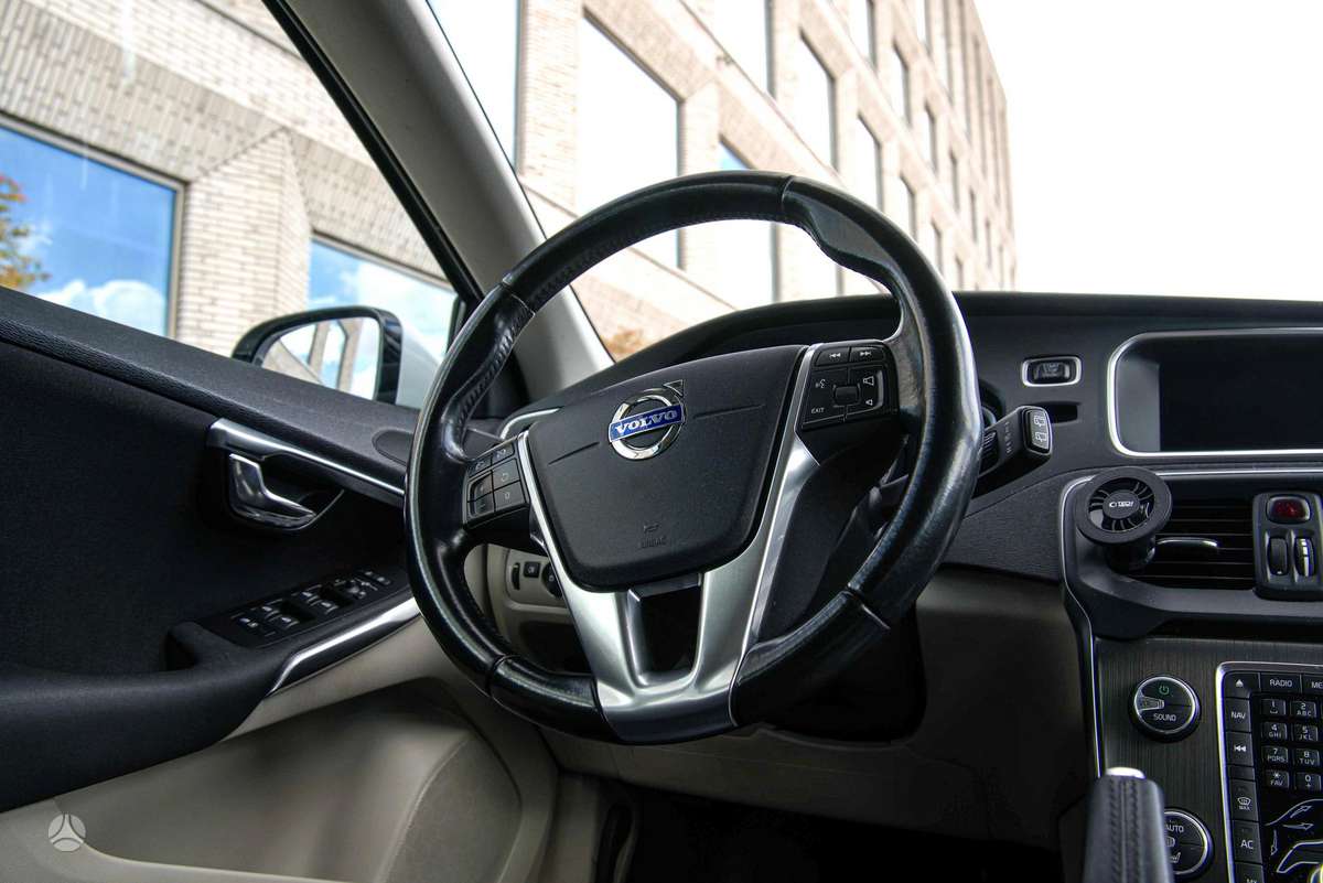 Volvo V40, 2.0 l., hatchback