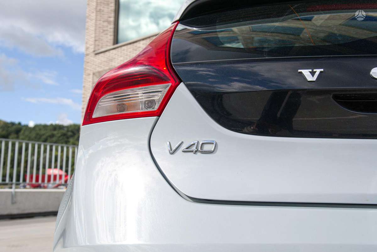 Volvo V40, 2.0 l., Хэтчбек