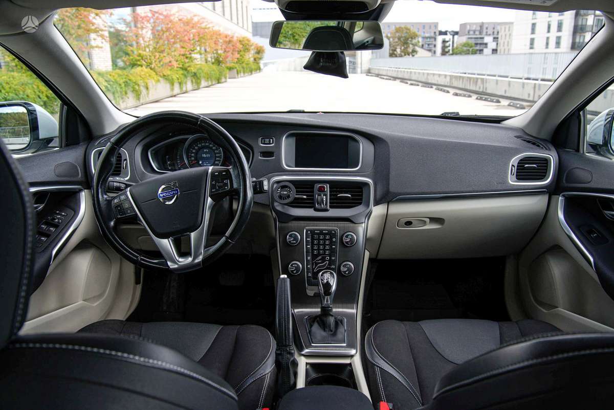 Volvo V40, 2.0 l., Хэтчбек