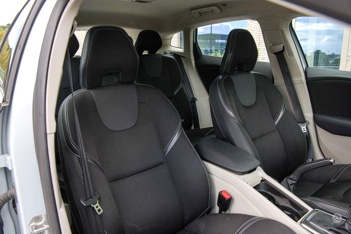 Volvo V40, 2.0 l., Хэтчбек