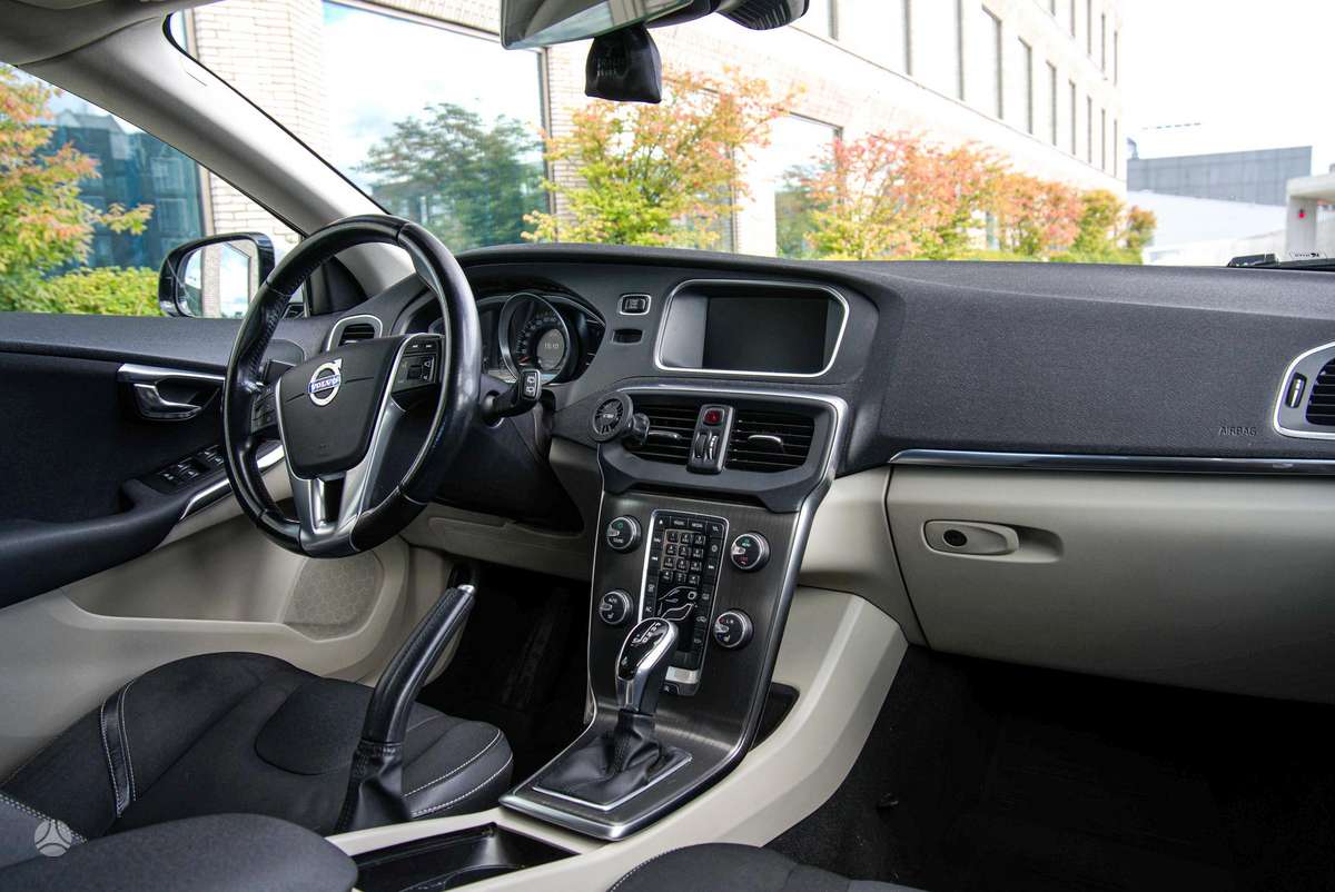 Volvo V40, 2.0 l., Хэтчбек