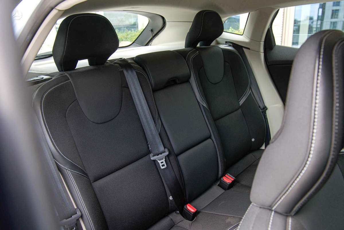Volvo V40, 2.0 l., Хэтчбек