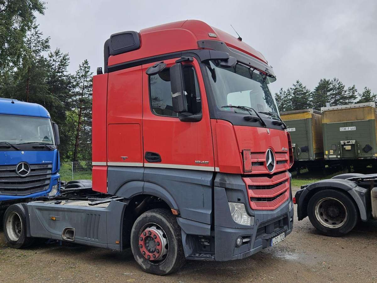 Mercedes-Benz 1845 Retarder Mega, double sleeper