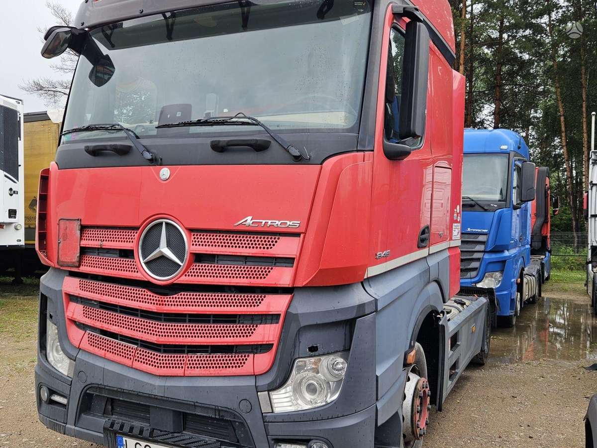 Mercedes-Benz 1845 Retarder Mega, double sleeper
