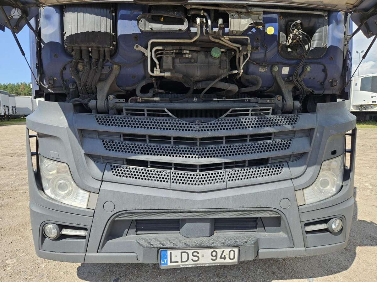 Mercedes-Benz 1845 Retarder Mega, double sleeper