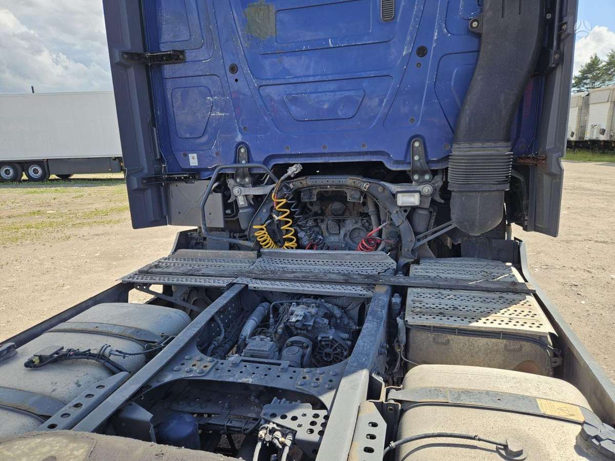 Mercedes-Benz 1845 Retarder Mega, double sleeper