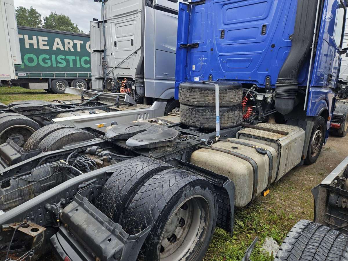 Mercedes-Benz 1845 Retarder Mega, double sleeper