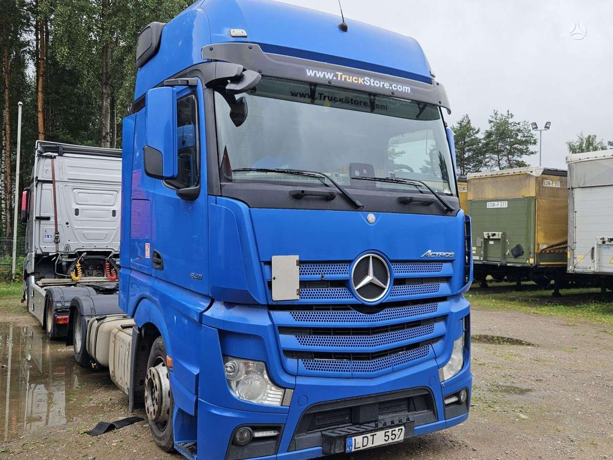 Mercedes-Benz 1845 Retarder Mega, double sleeper