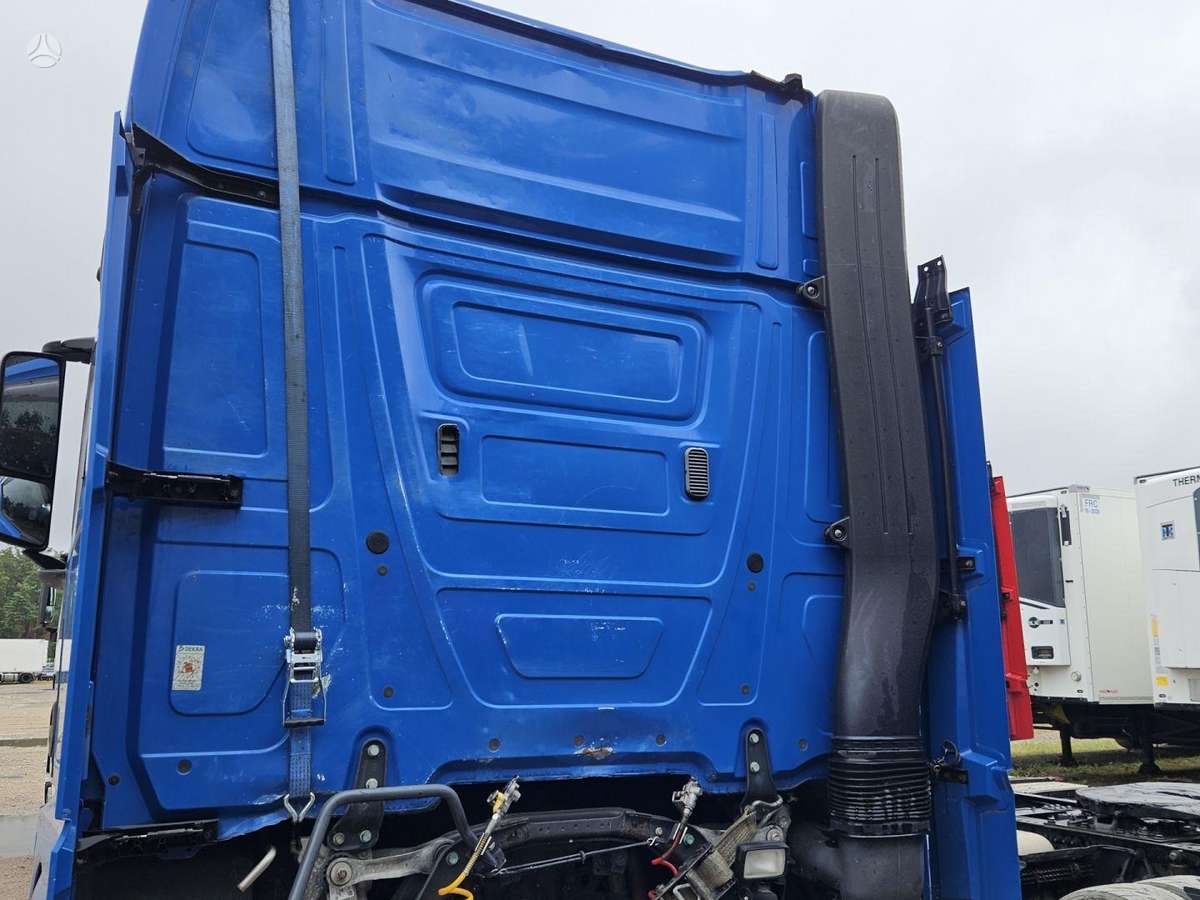 Mercedes-Benz 1845 Retarder Mega, double sleeper