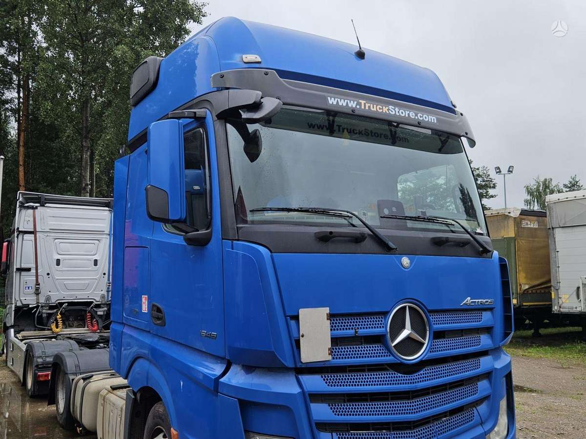 Mercedes-Benz 1845 Retarder Mega, double sleeper