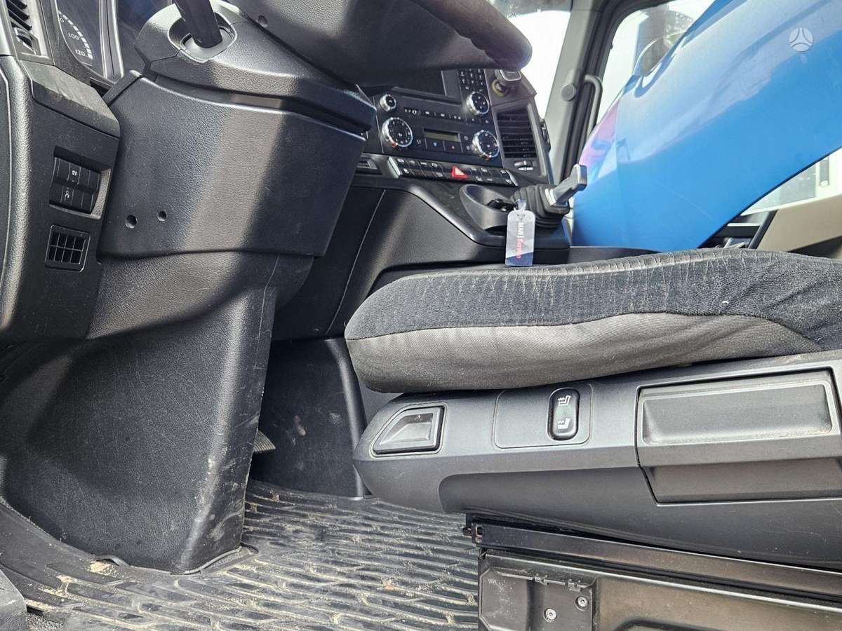 Mercedes-Benz 1845 Retarder Mega, double sleeper