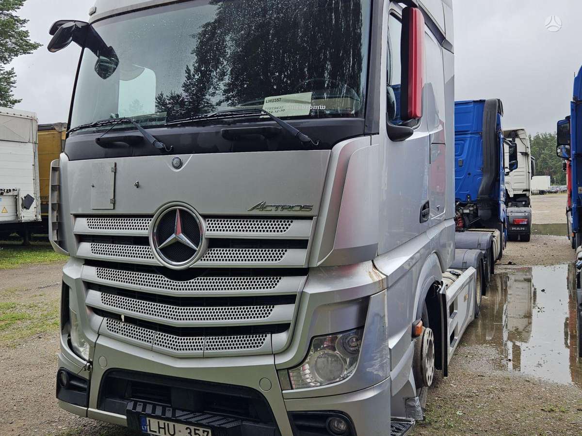 Mercedes-Benz 1845 Retarder Mega, double sleeper