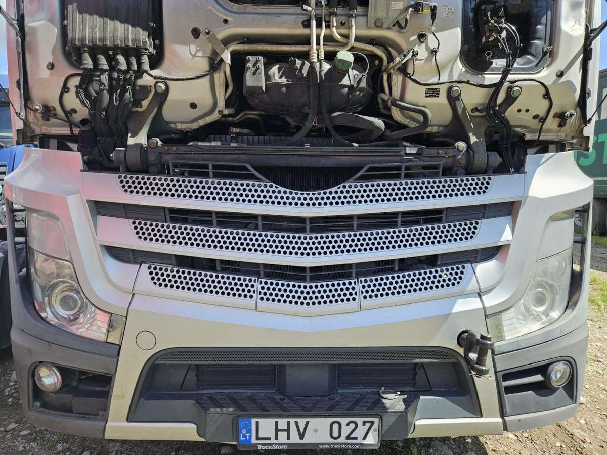 Mercedes-Benz 1845 ACTROS, double sleeper