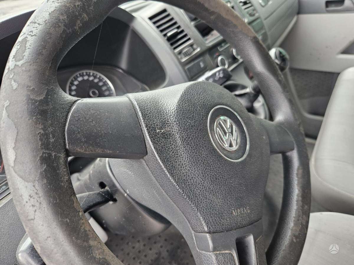 Volkswagen Transporter - 8