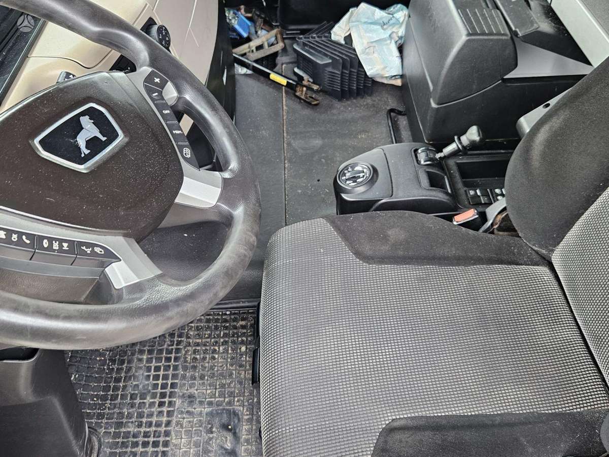 MAN TGX, 2 спальных места