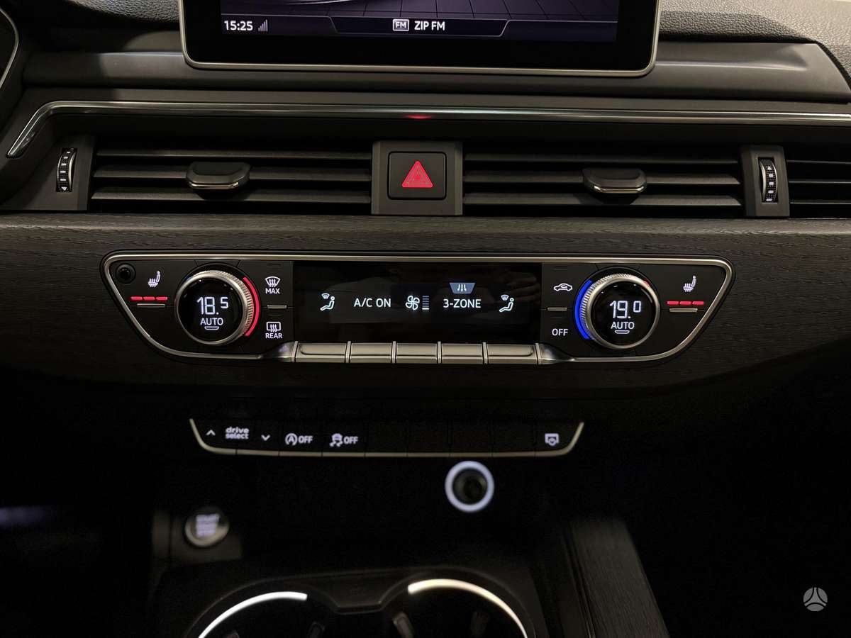 Audi A4, 2.0 l., Седан