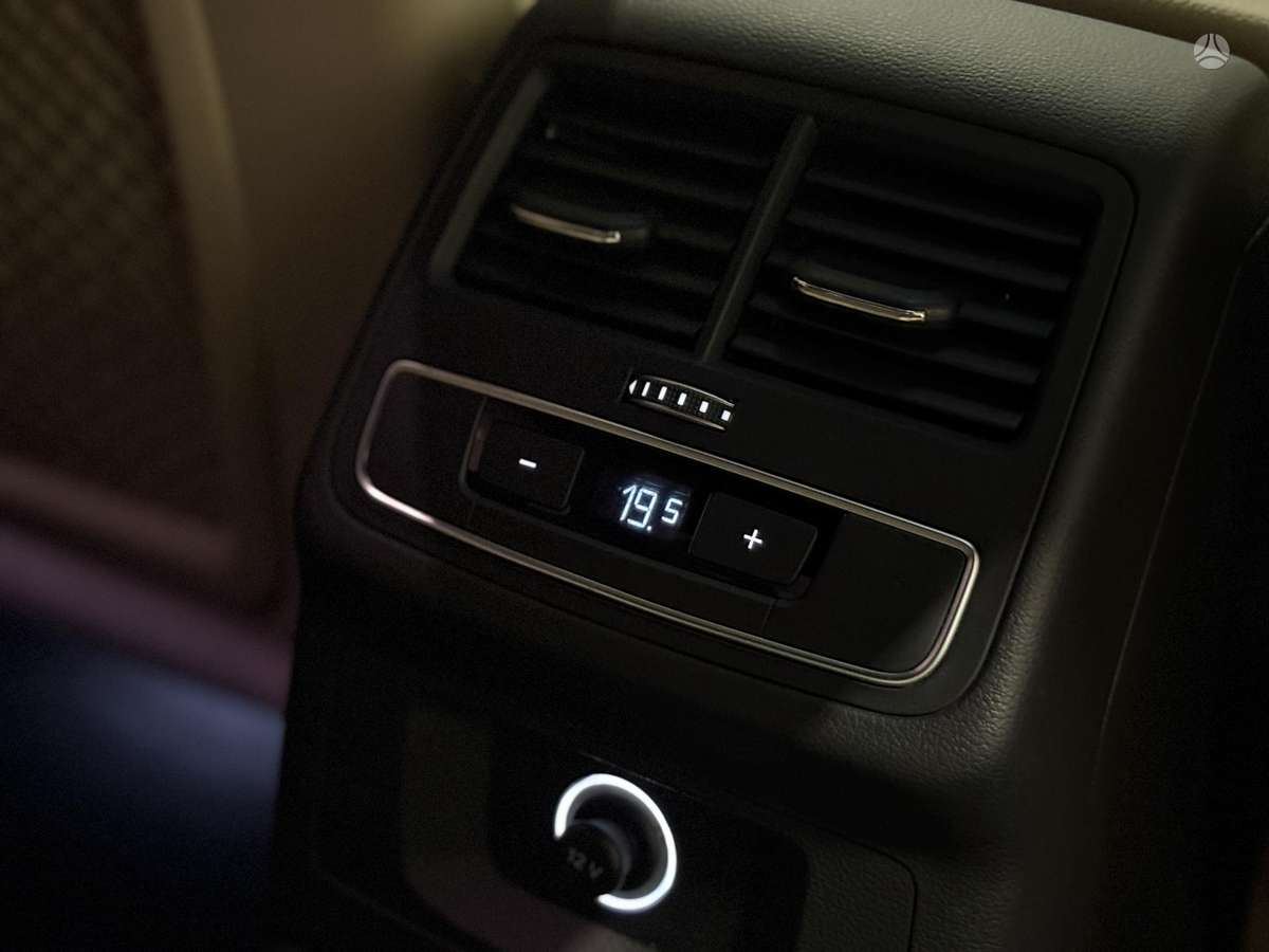 Audi A4, 2.0 l., Седан