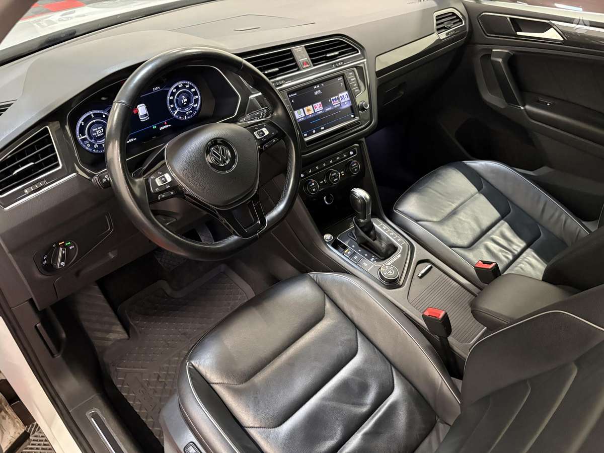 Volkswagen Tiguan - 11