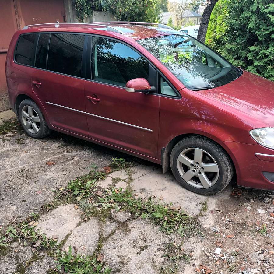 Volkswagen Touran - 2