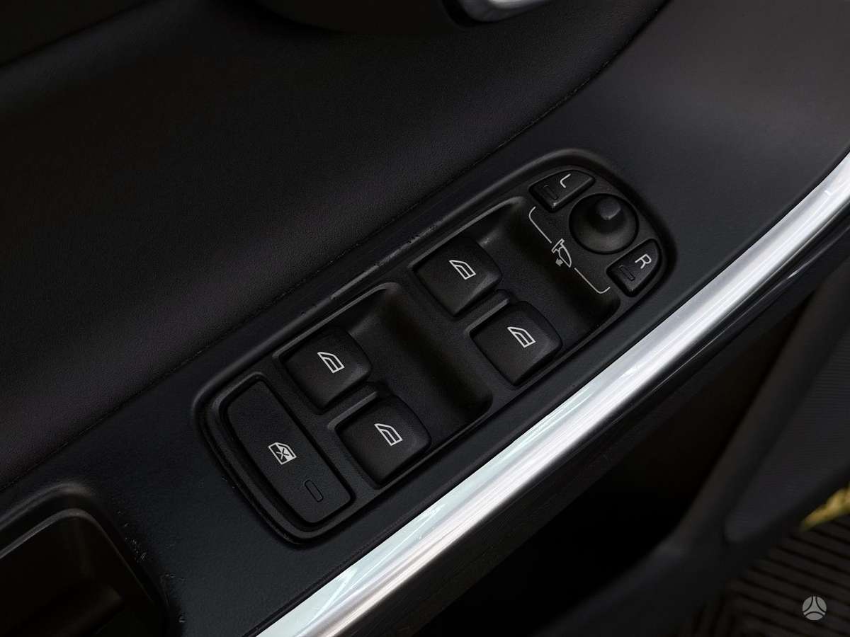 Volvo S60, 2.0 l., Седан