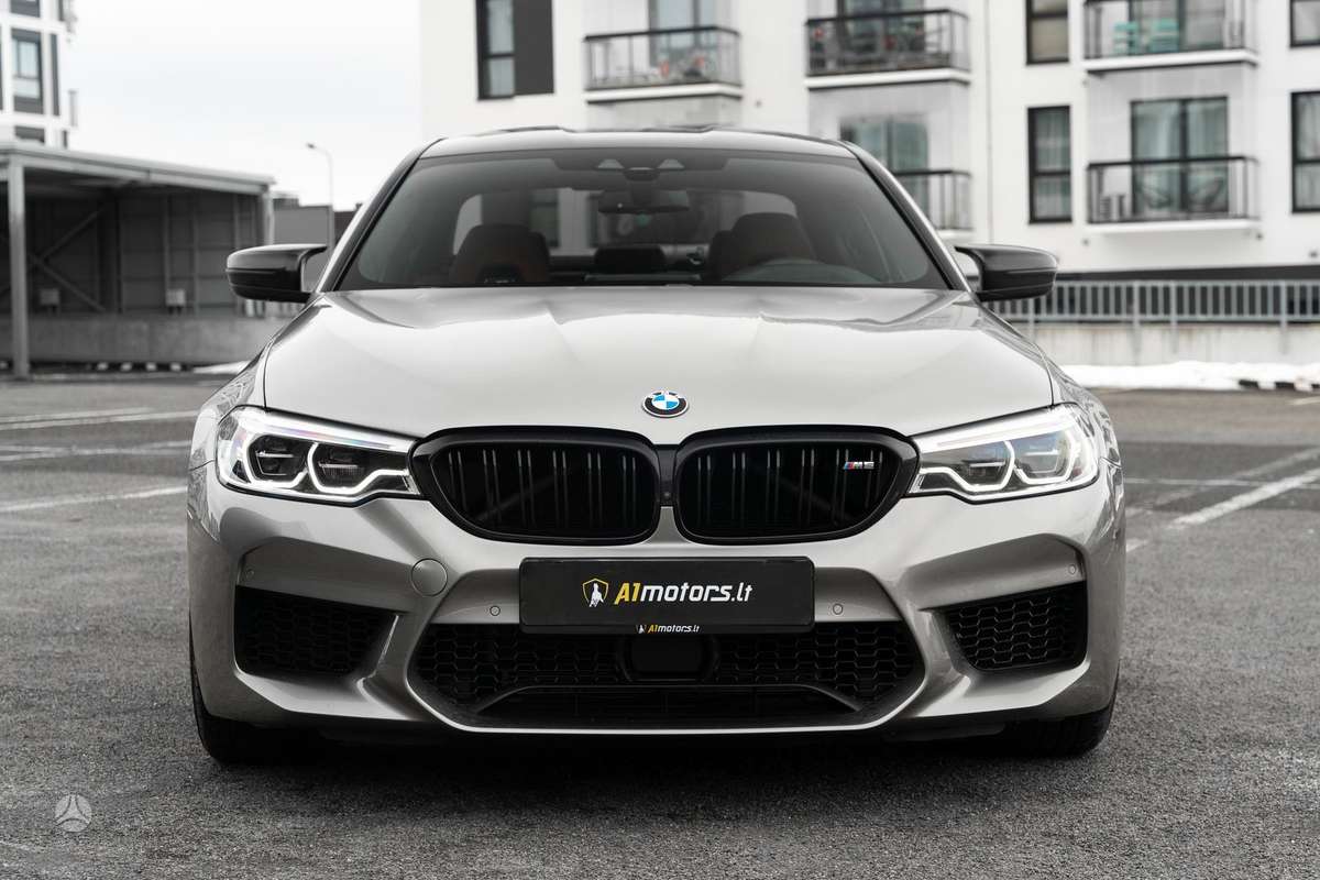 BMW M5, 4.4 l., Седан