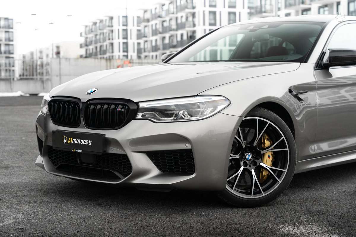 BMW M5, 4.4 l., Седан