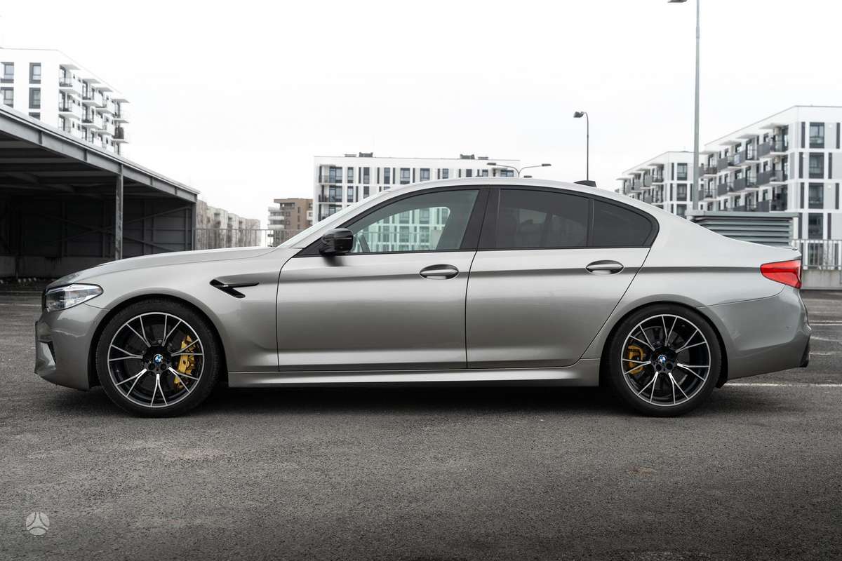BMW M5, 4.4 l., Седан
