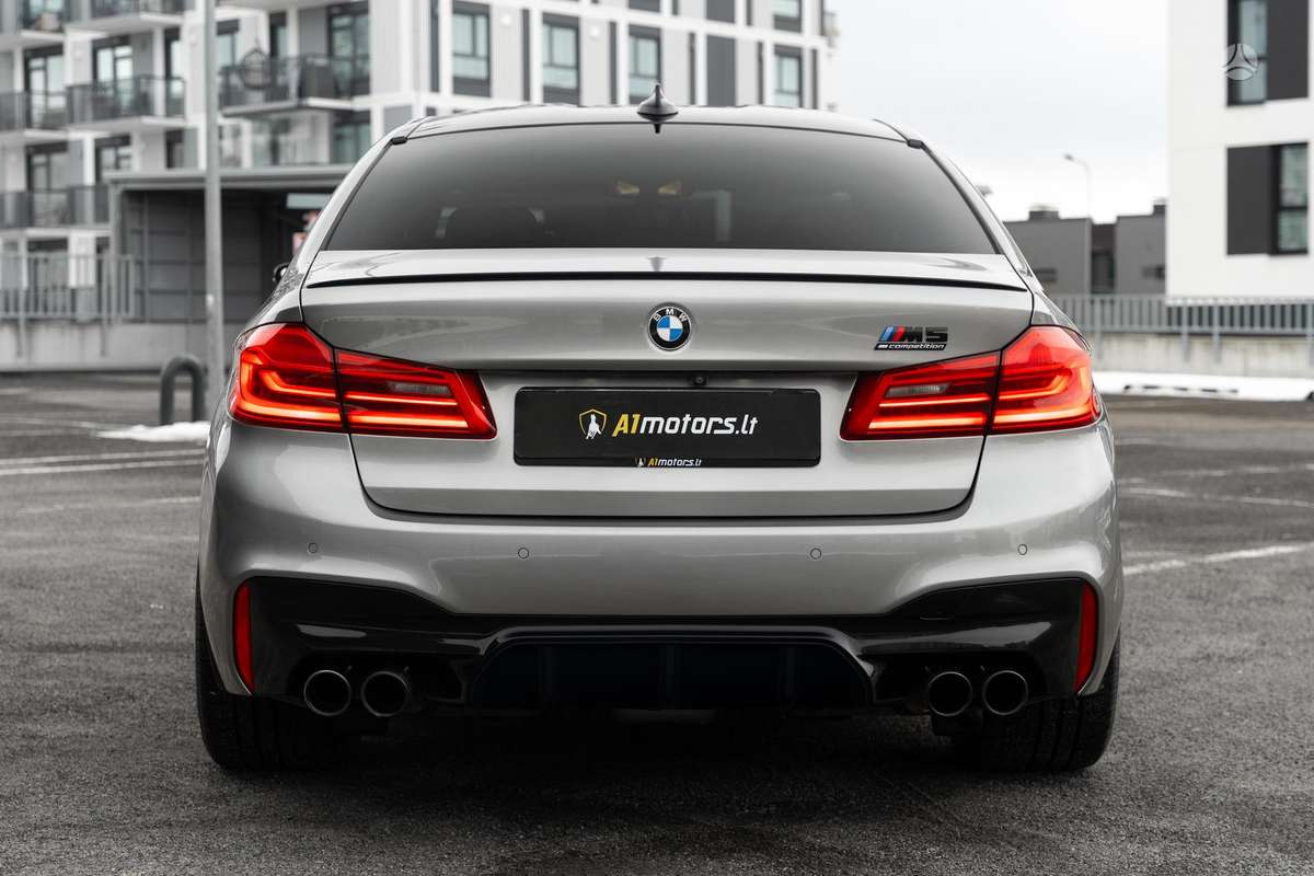 BMW M5, 4.4 l., Седан
