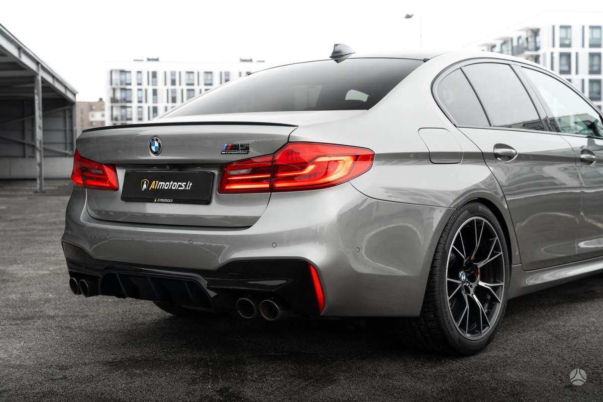 BMW M5, 4.4 l., Седан