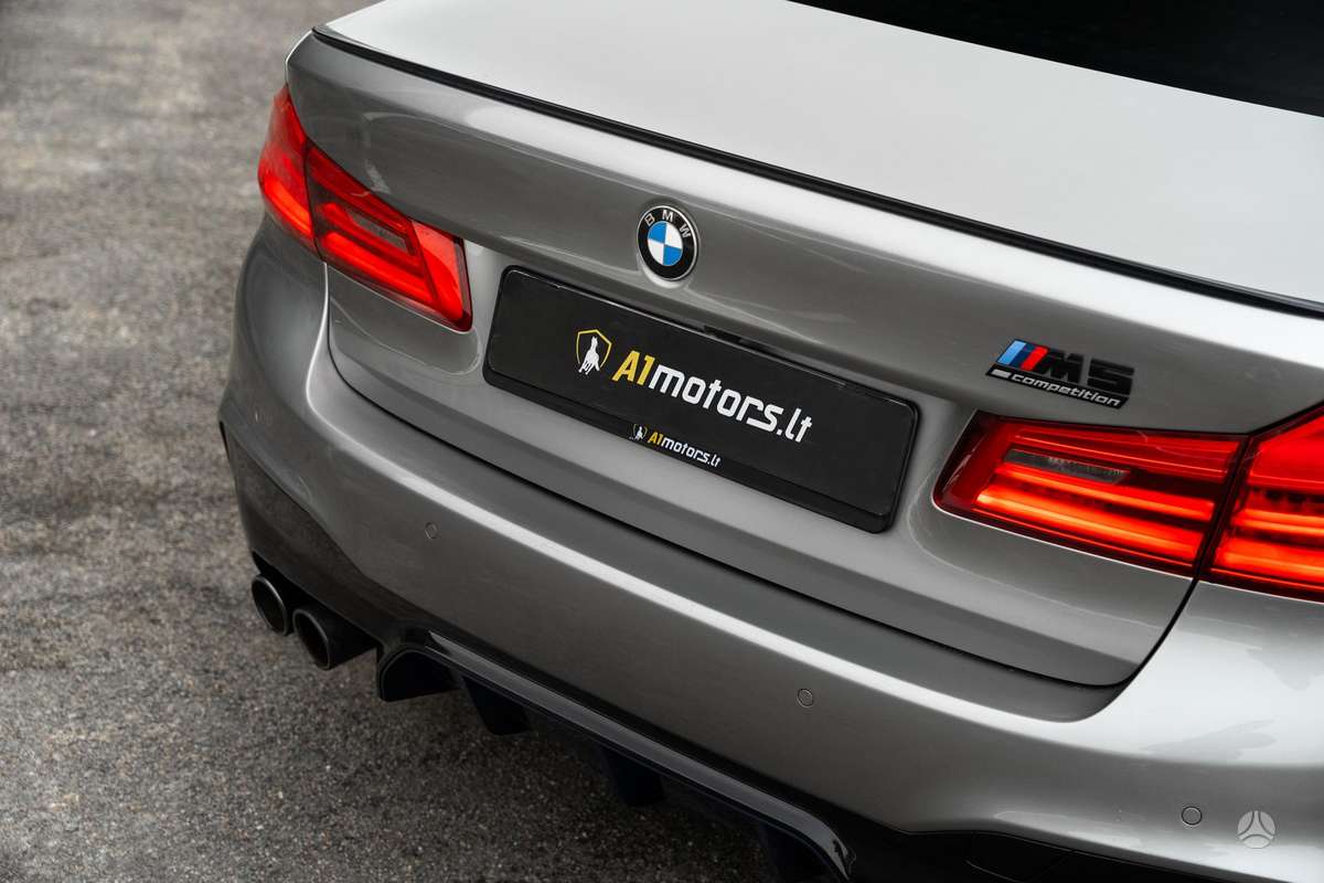 BMW M5, 4.4 l., Седан