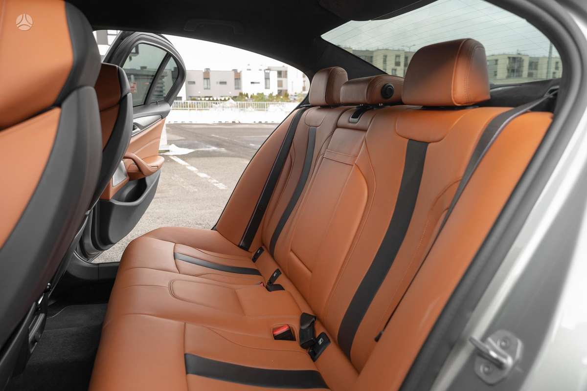 BMW M5, 4.4 l., Седан