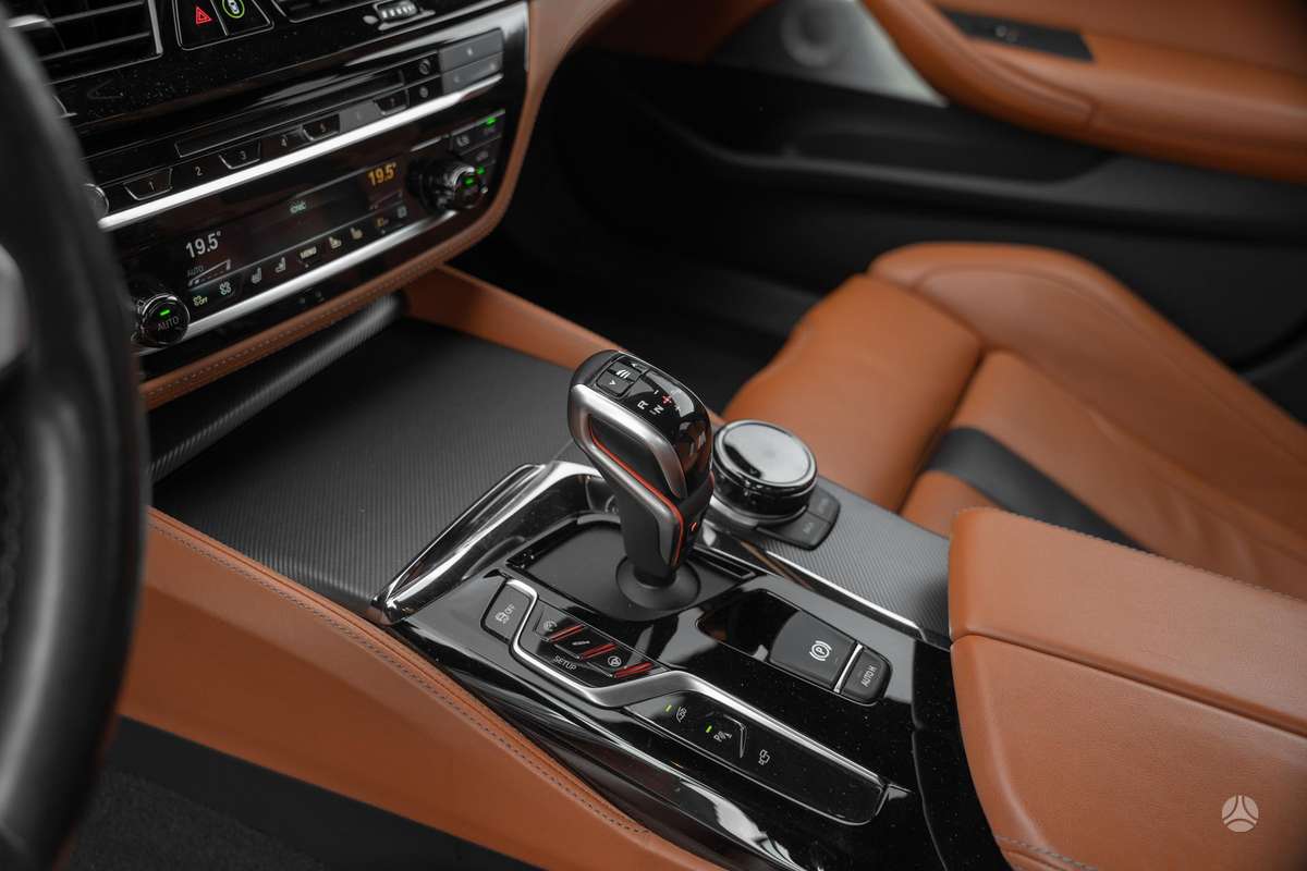 BMW M5, 4.4 l., Седан