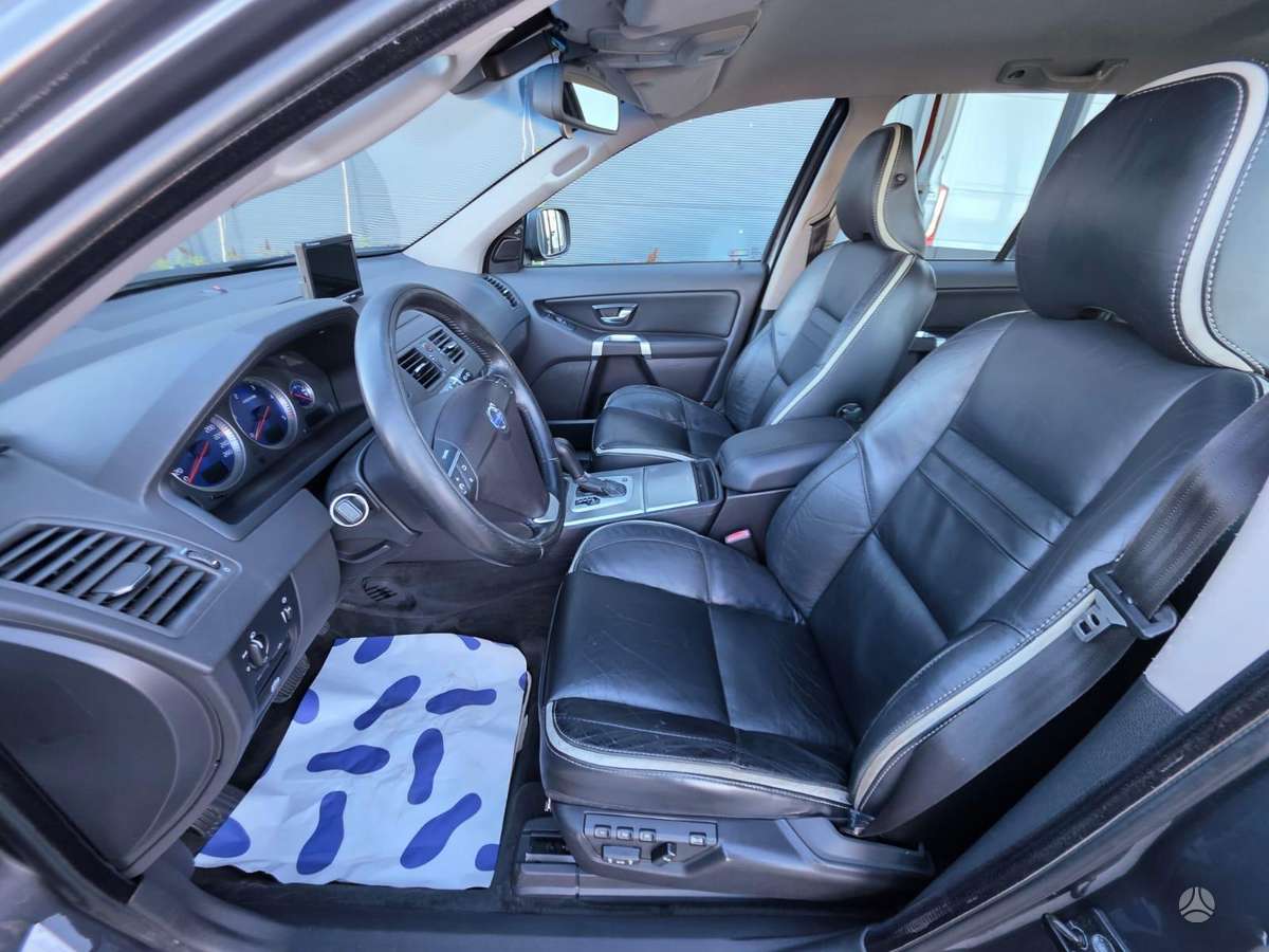 Volvo XC90 - 10