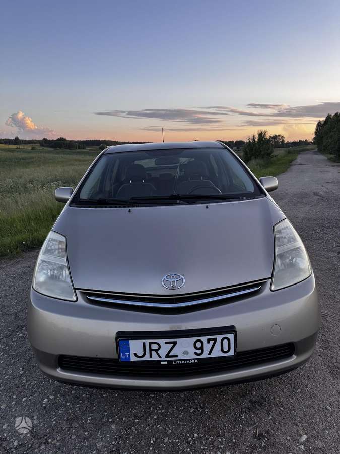 Toyota Prius - 3
