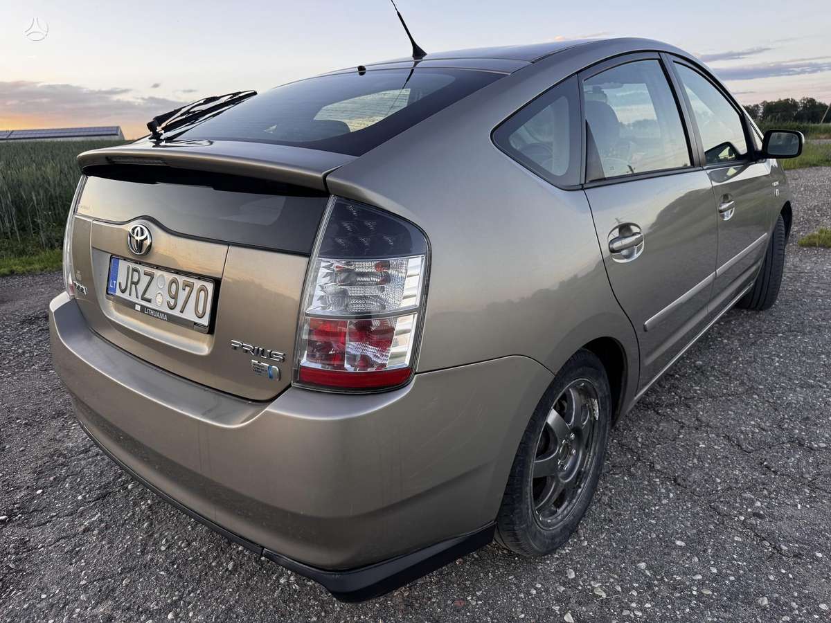 Toyota Prius - 7