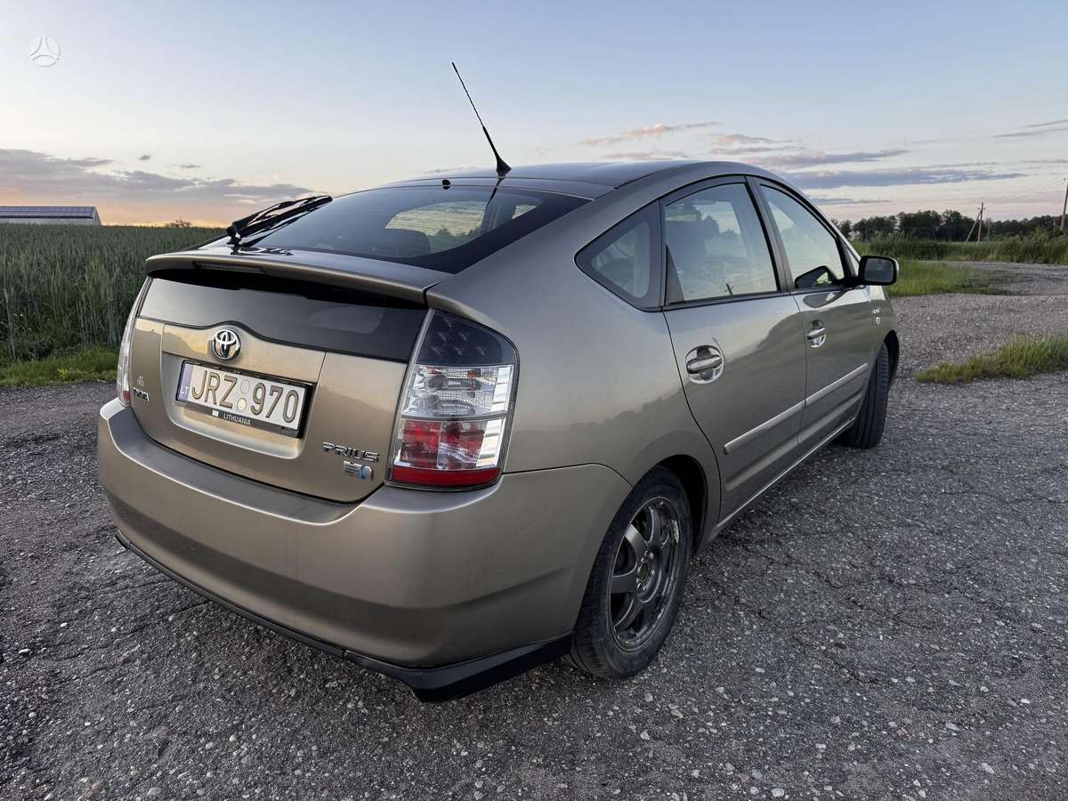 Toyota Prius - 8
