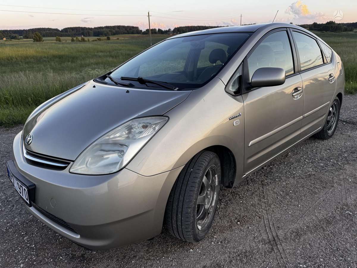 Toyota Prius - 10