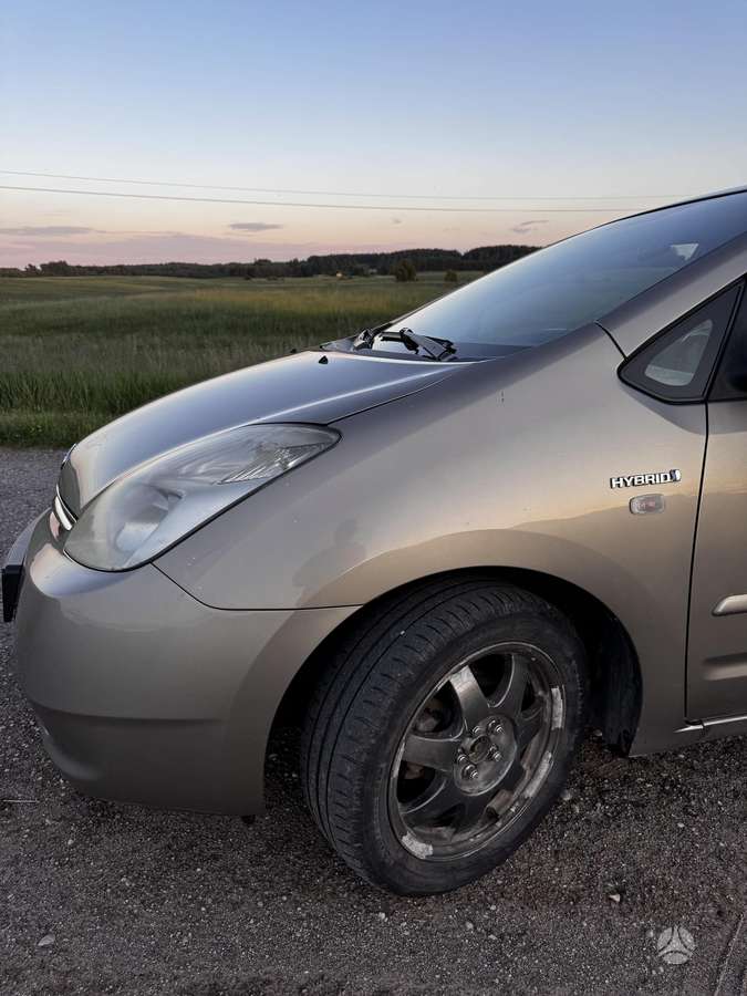Toyota Prius - 12