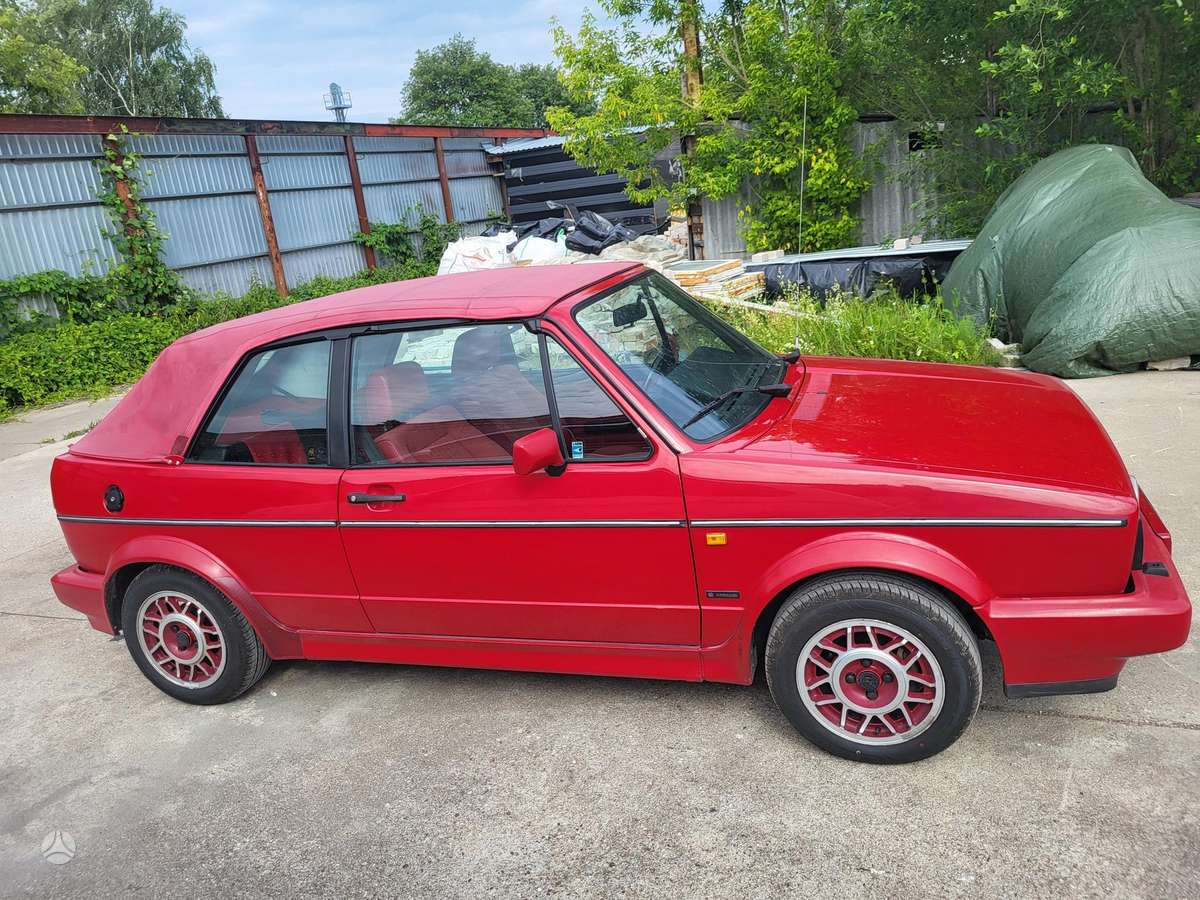 Volkswagen Golf - 2