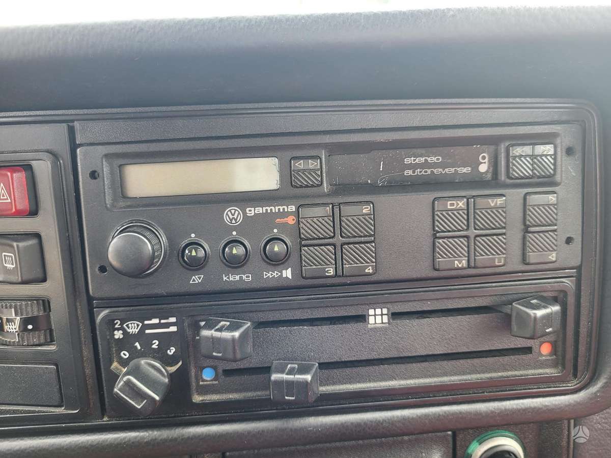 Volkswagen Golf - 10