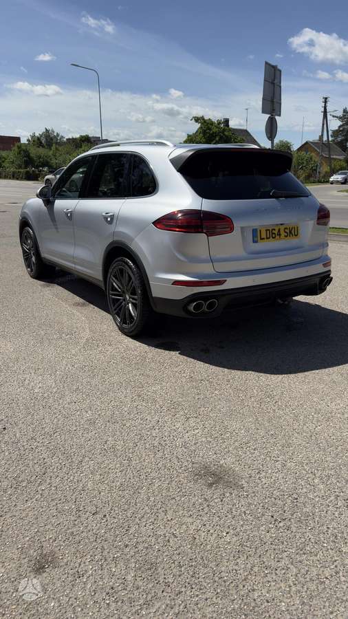 Porsche Cayenne - 2