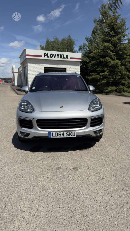 Porsche Cayenne - 4