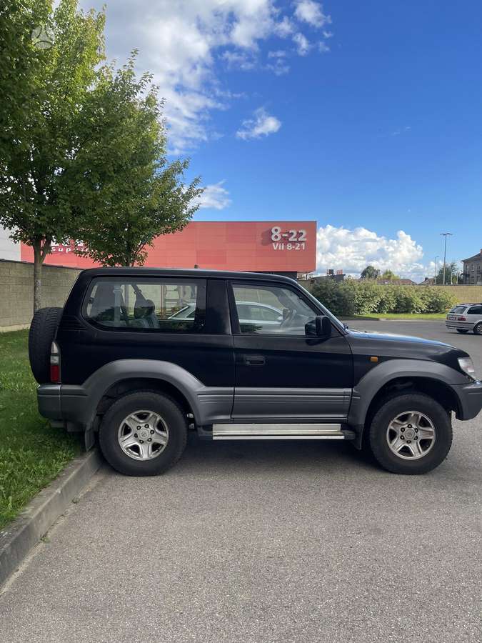 Toyota Land Cruiser - 2