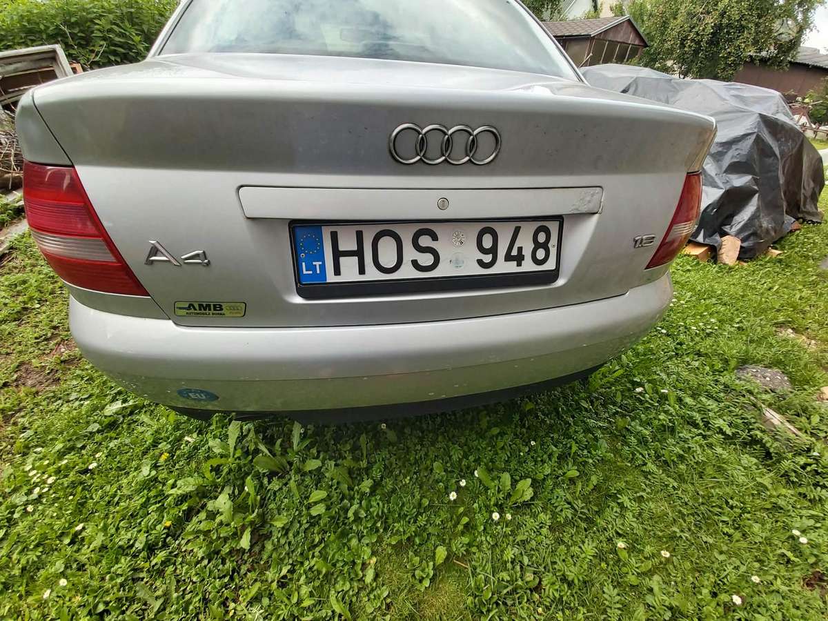 Audi A4, 1.6 l., Седан