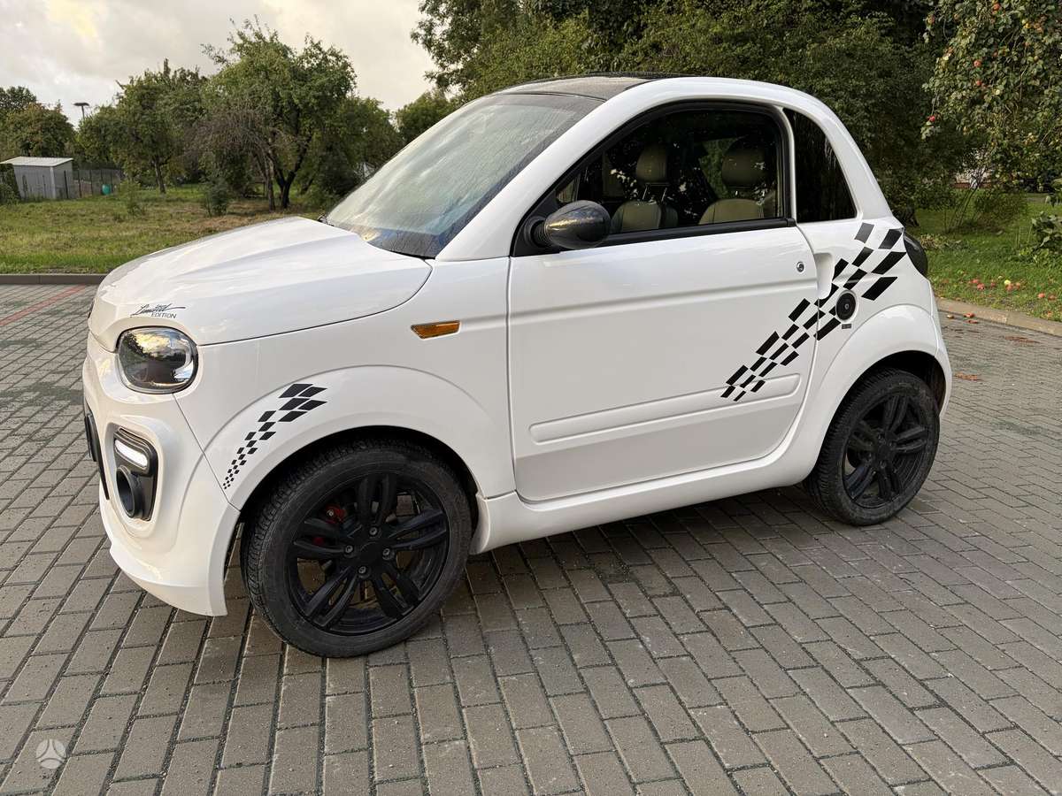 Microcar DUE, 0.5 l., Хэтчбек