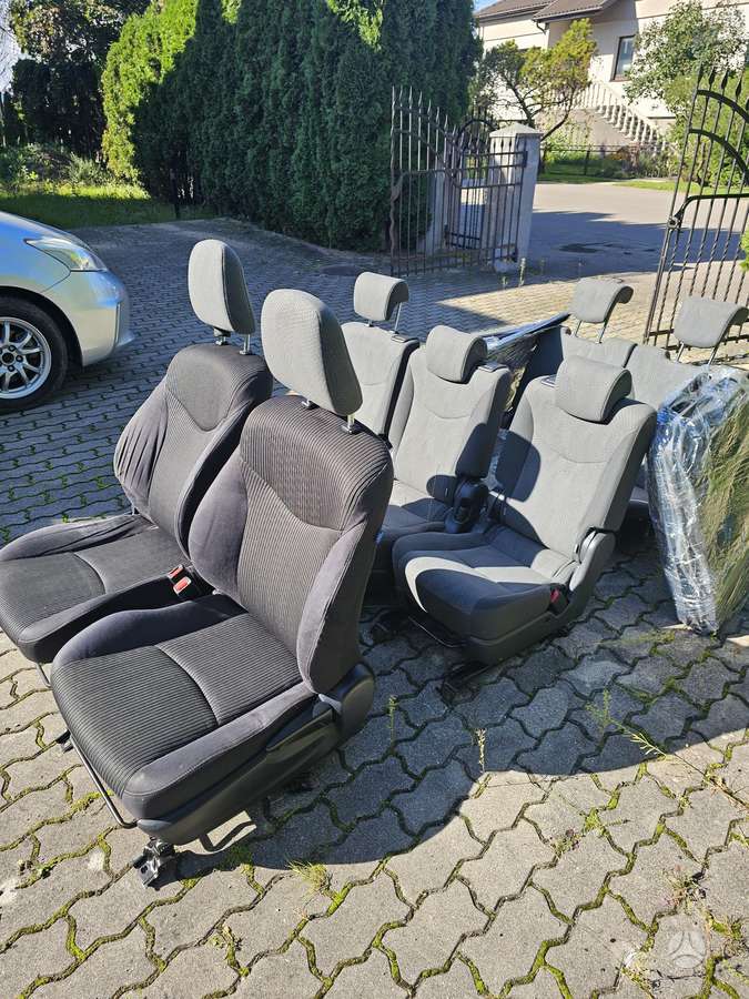 Toyota Prius+ sėdynės