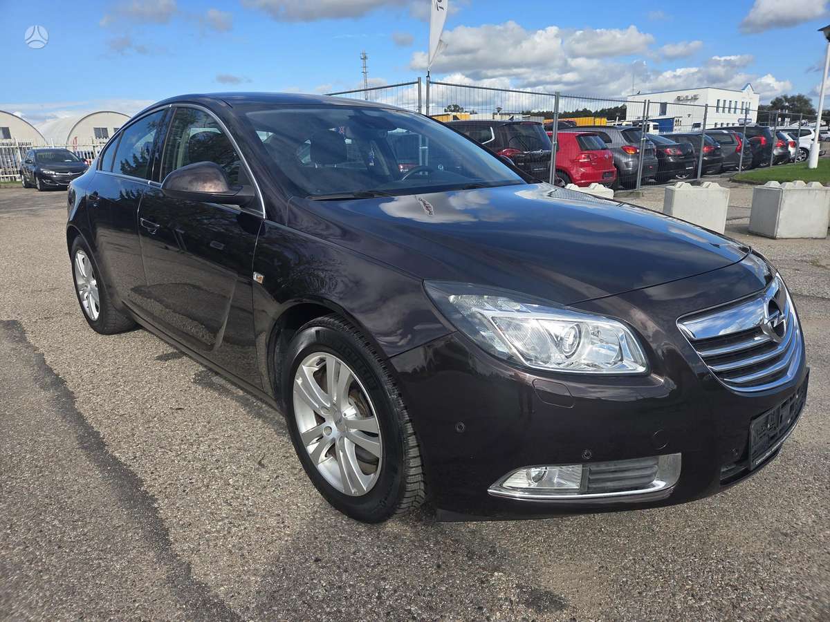 Opel Insignia, 2.0 l., Седан