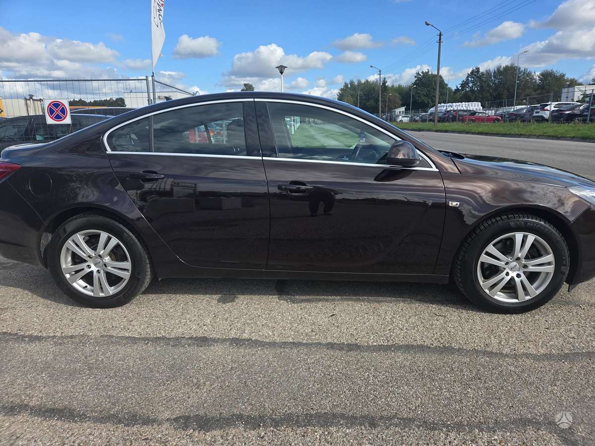 Opel Insignia, 2.0 l., Седан